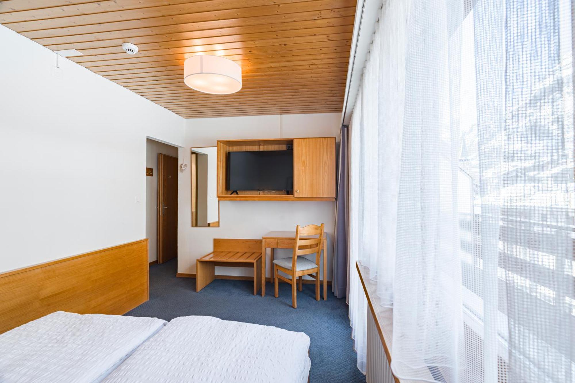 Hotel Parnass Церматт Экстерьер фото