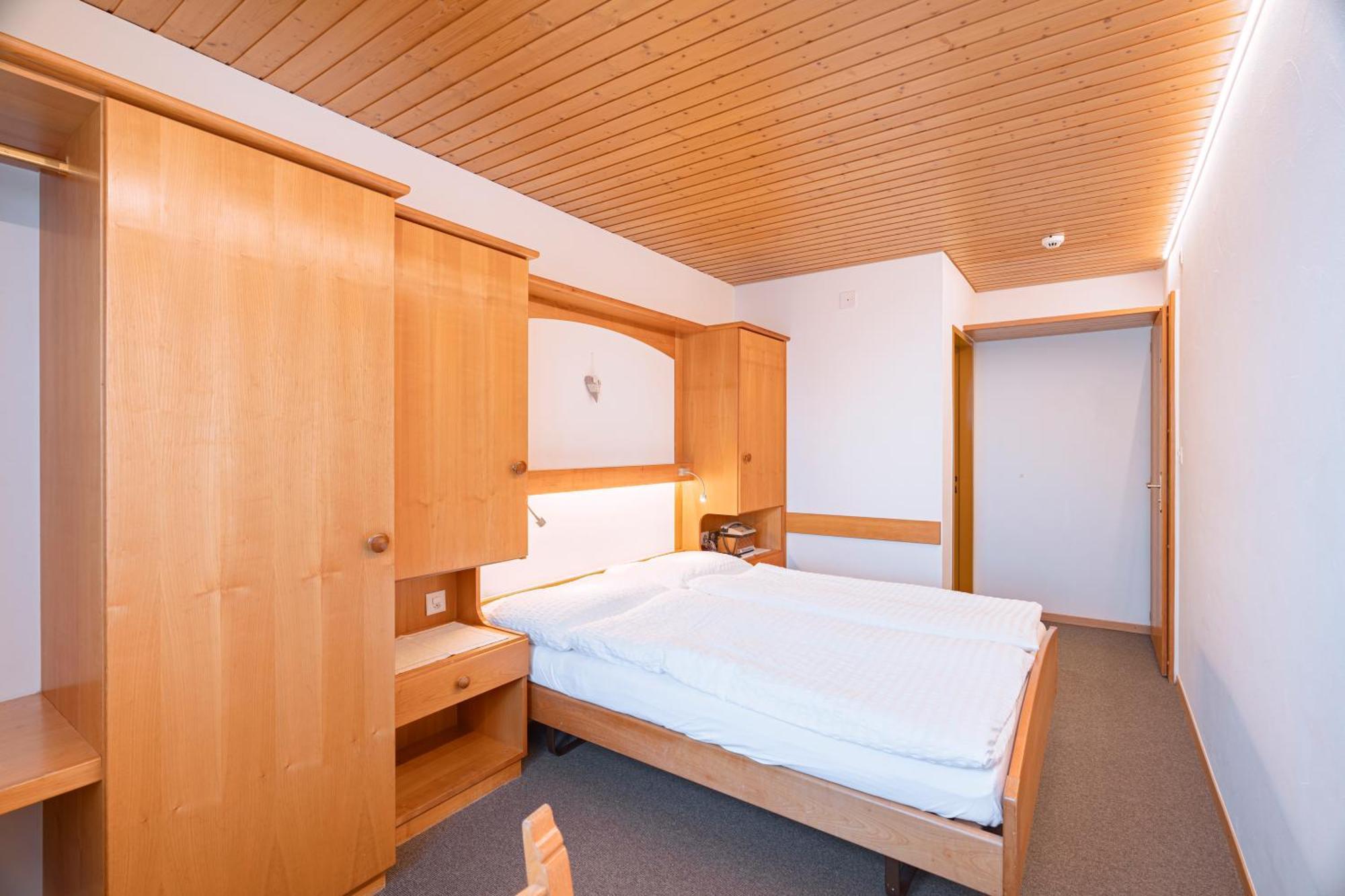 Hotel Parnass Церматт Экстерьер фото