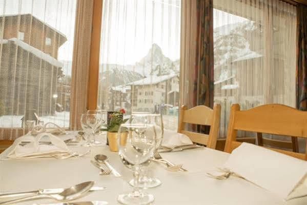 Hotel Parnass Церматт Экстерьер фото